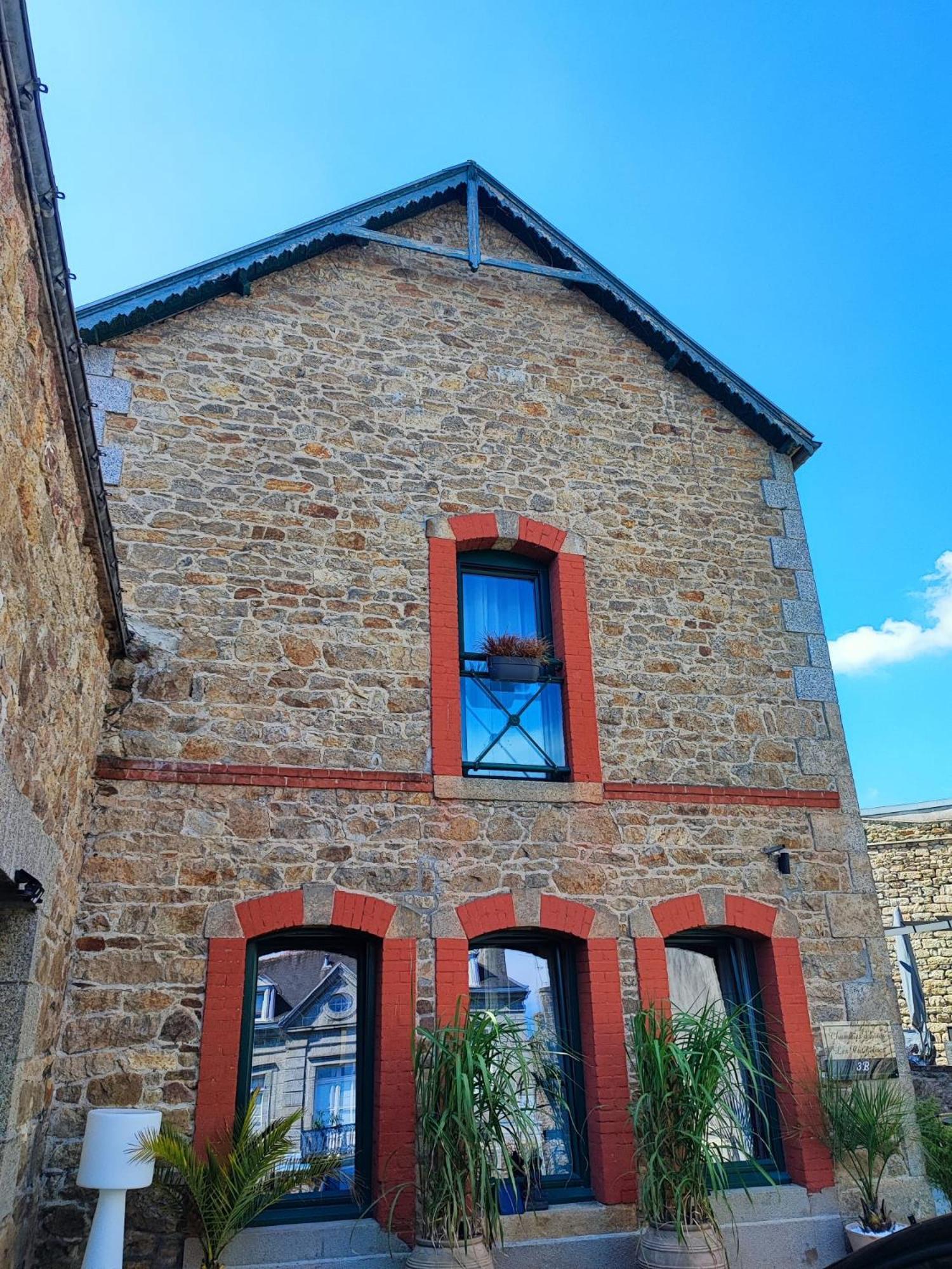 Chambres D'Hotes Les Carmelites Guingamp Exterior foto